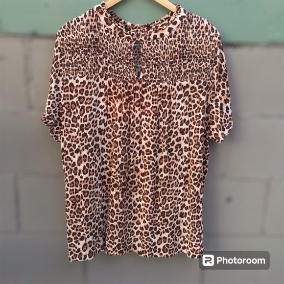 Torrid Leopard Print Shirt Blouse Top Short Sleeve Animal Print - Picture 3 of 7